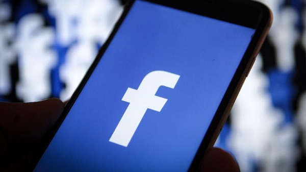 Facebook cumplió 18 años y pierde usuarios