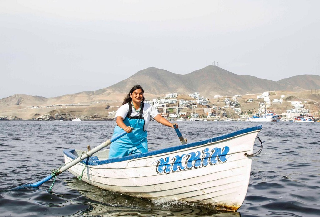 Karin Abensur: Una pescadora artesanal que conquista el mar de Pucusana