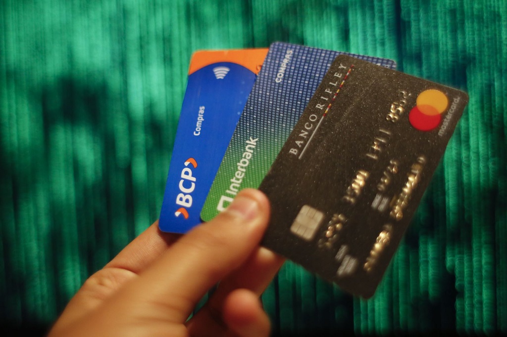 ¿Qué debo de tener en cuenta antes de ampliar mi línea en mi tarjeta de crédito?